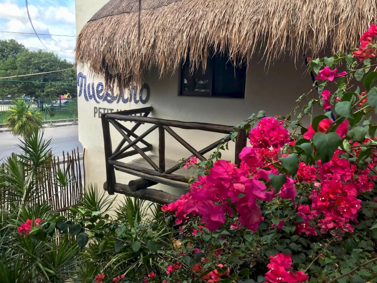 Lo Nuestro Petit Hotel Tulum Zewnętrze zdjęcie